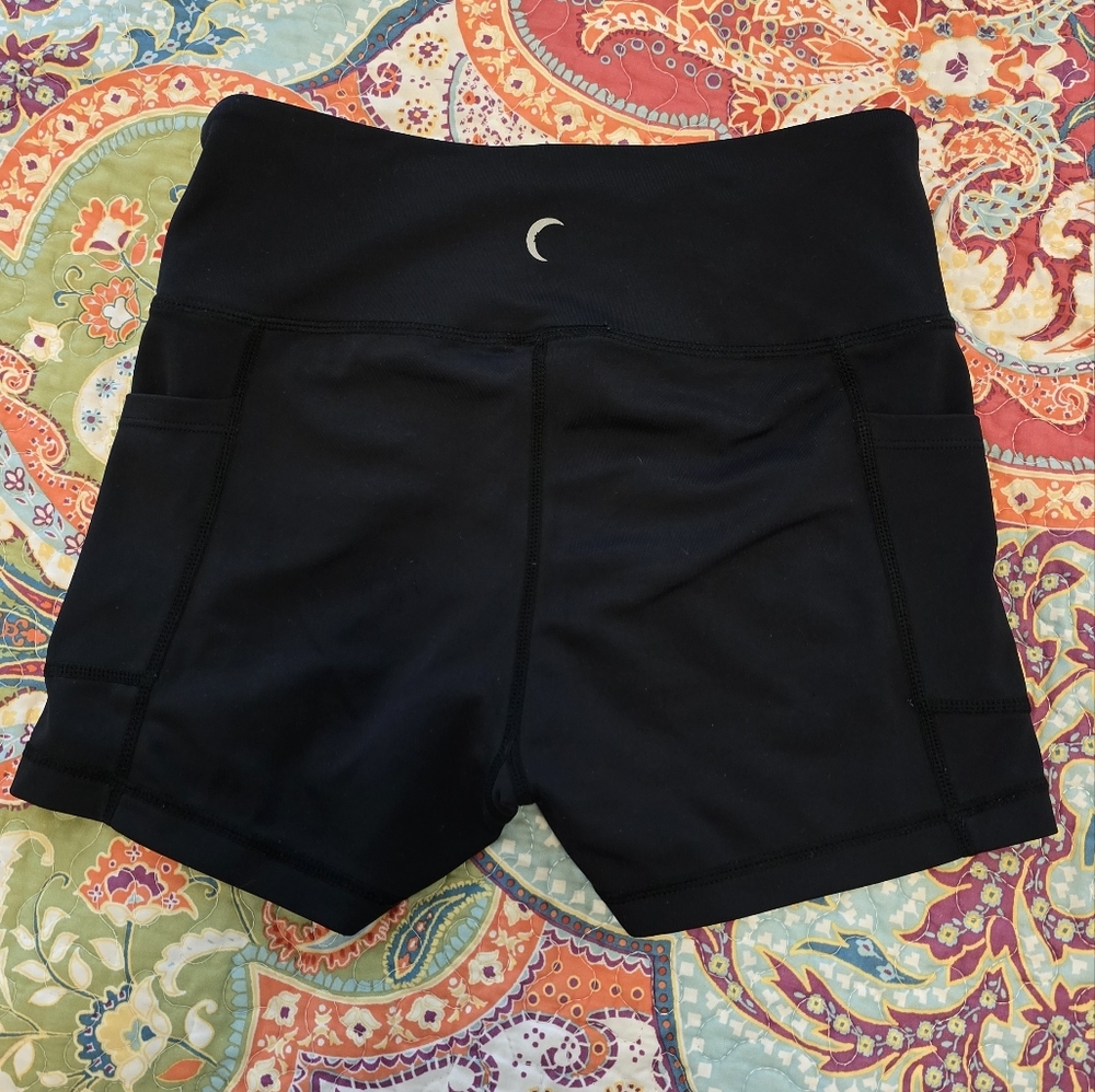 ZYIA Black Athletic Shorts Lightweight Elastic Waist